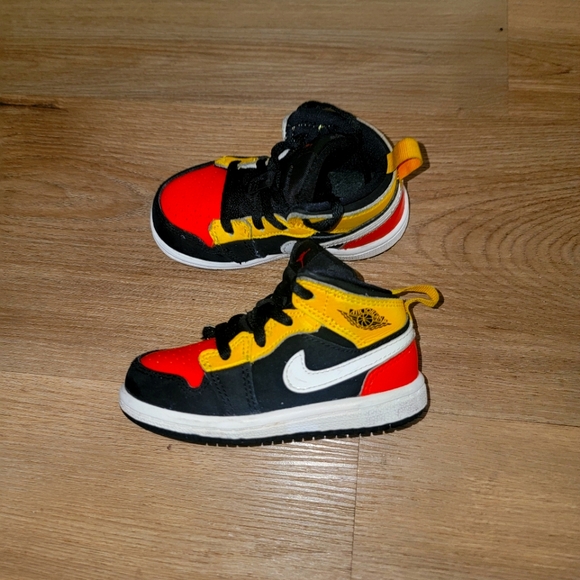 Nike Air Jordan 1 Retro Mid SE Amarillo Team Orange Toddler - Picture 1 of 3